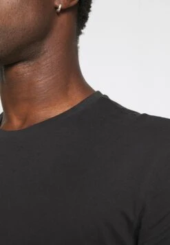 Pier One 3 Pack - T-Shirt Basic - Black/Mottled Dark Grey/Bordeaux 15 Pier One 3 Pack - T-Shirt Basic - Black/Mottled Dark Grey/Bordeaux -Pier One 04cd6e61680f434c97b57d78f55241fd