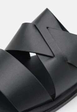 Pier One Muiltjes - Black 11 Pier One Muiltjes - Black -Pier One b50a1b42a3ee4cfaa6748df68bcbfe4c