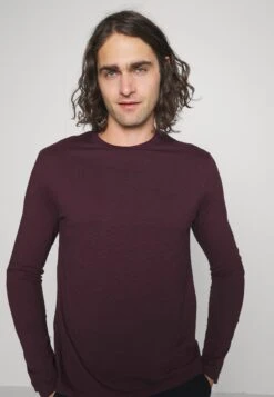 Pier One Pyjama -Dark Blue/Bordeaux 9 Pier One Pyjama -Dark Blue/Bordeaux -Pier One c54af894dc5e444ebbec14e1eec64139