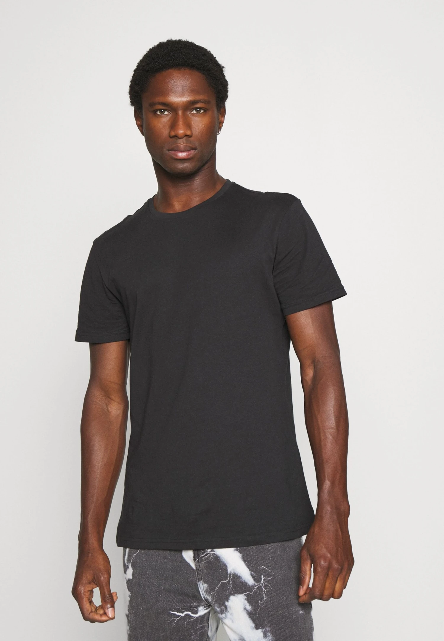 Pier One 3 Pack - T-Shirt Basic - Black/Mottled Dark Grey/Bordeaux 2 Pier One 3 Pack - T-Shirt Basic - Black/Mottled Dark Grey/Bordeaux - Afbeelding 2