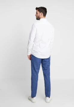 Pier One 2 Pack - Zakelijk Overhemd - White 8 Pier One 2 Pack - Zakelijk Overhemd - White -Pier One fe3882eaf28b48838ea76cbb4b0ad904